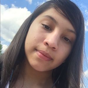 Meet your Posher, Carolina